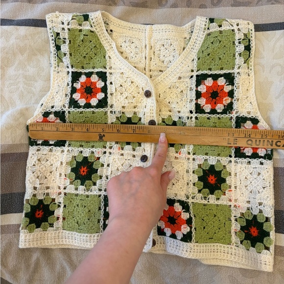 Country Style Vests Sleeveless Floral Crochet Patchwork in Green and Cream Small - Picture 8 of 10